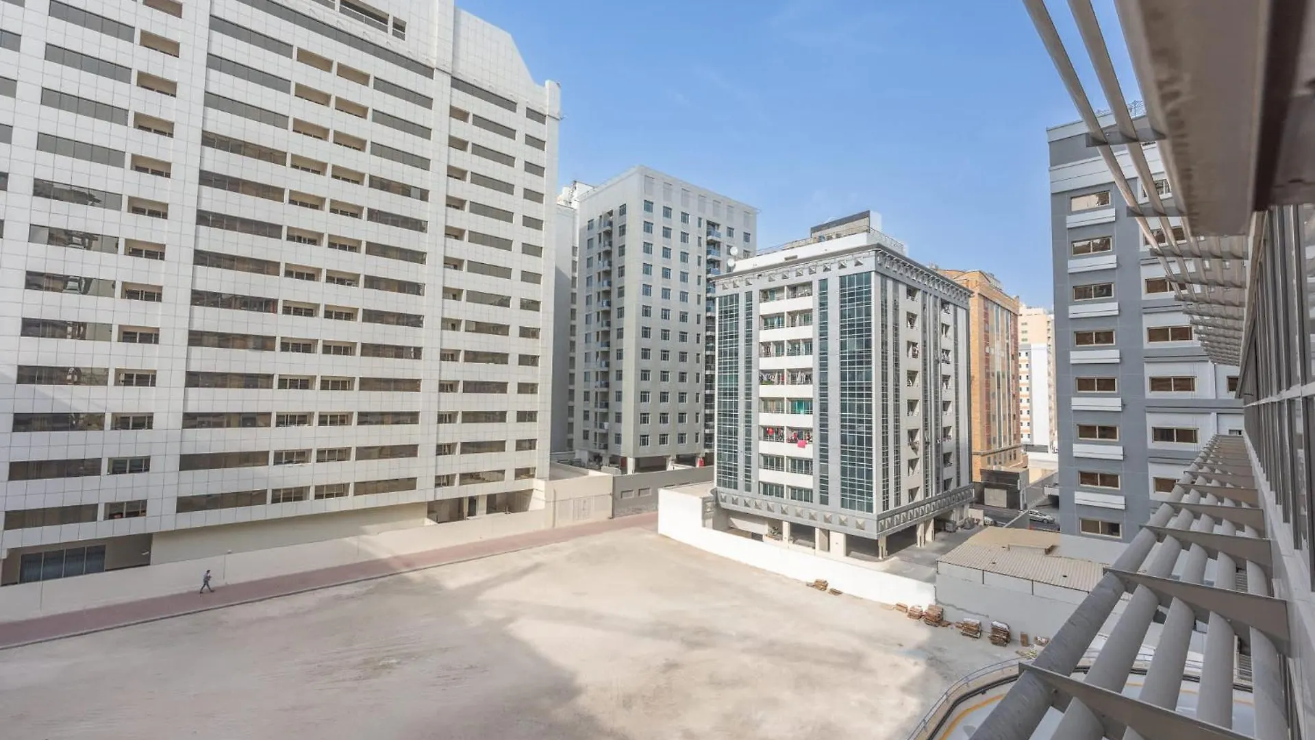 Apartment Spacious 1Br Haven For 2 In Al Barsha Dubai
