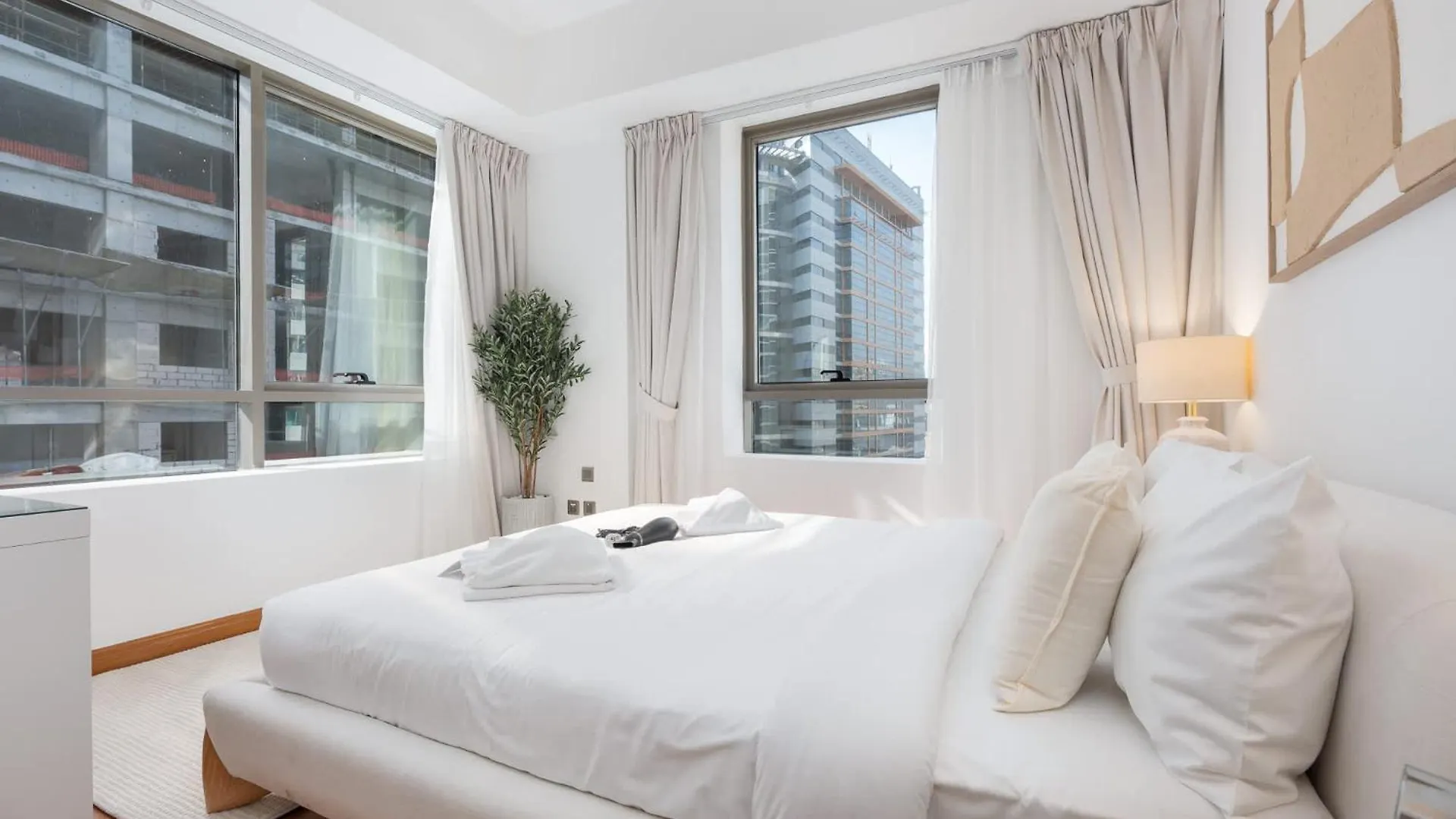 Lejlighed Spacious 1Br Haven For 2 In Al Barsha Dubai