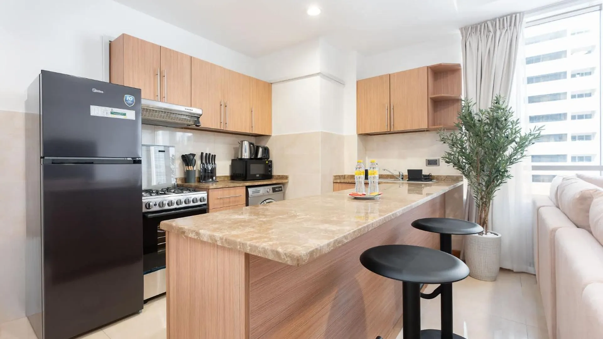 Lejlighed Spacious 1Br Haven For 2 In Al Barsha Dubai